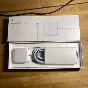 Apple 45W MagSafe 2 Power Adapter